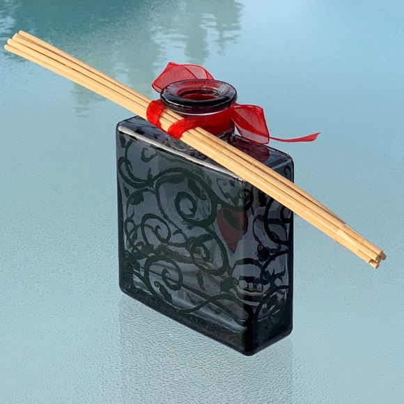 Disney Snow White Red Apple Glass Bottle Reed Essential Oil or Incense Diffuser - Picture 3 of 8